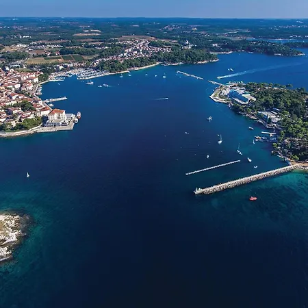 Semesterbostad Awesome In Kaštelir