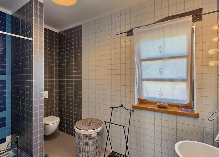 Vakantiehuis Lovely In